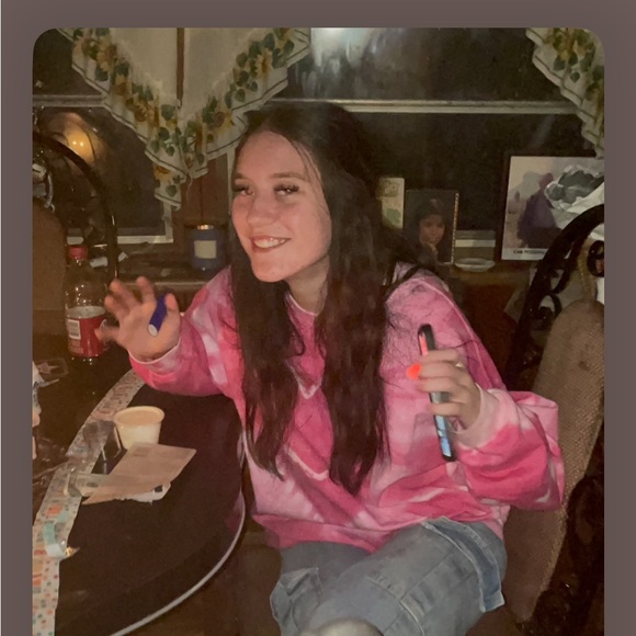 Hi,I love being a Posher,my name is Amanda, also love to shop!have lots to post! - Picture 11 of 12